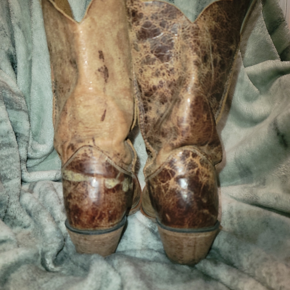 Justin Distressed Women's Cowboy Boots - Picture 5 of 5